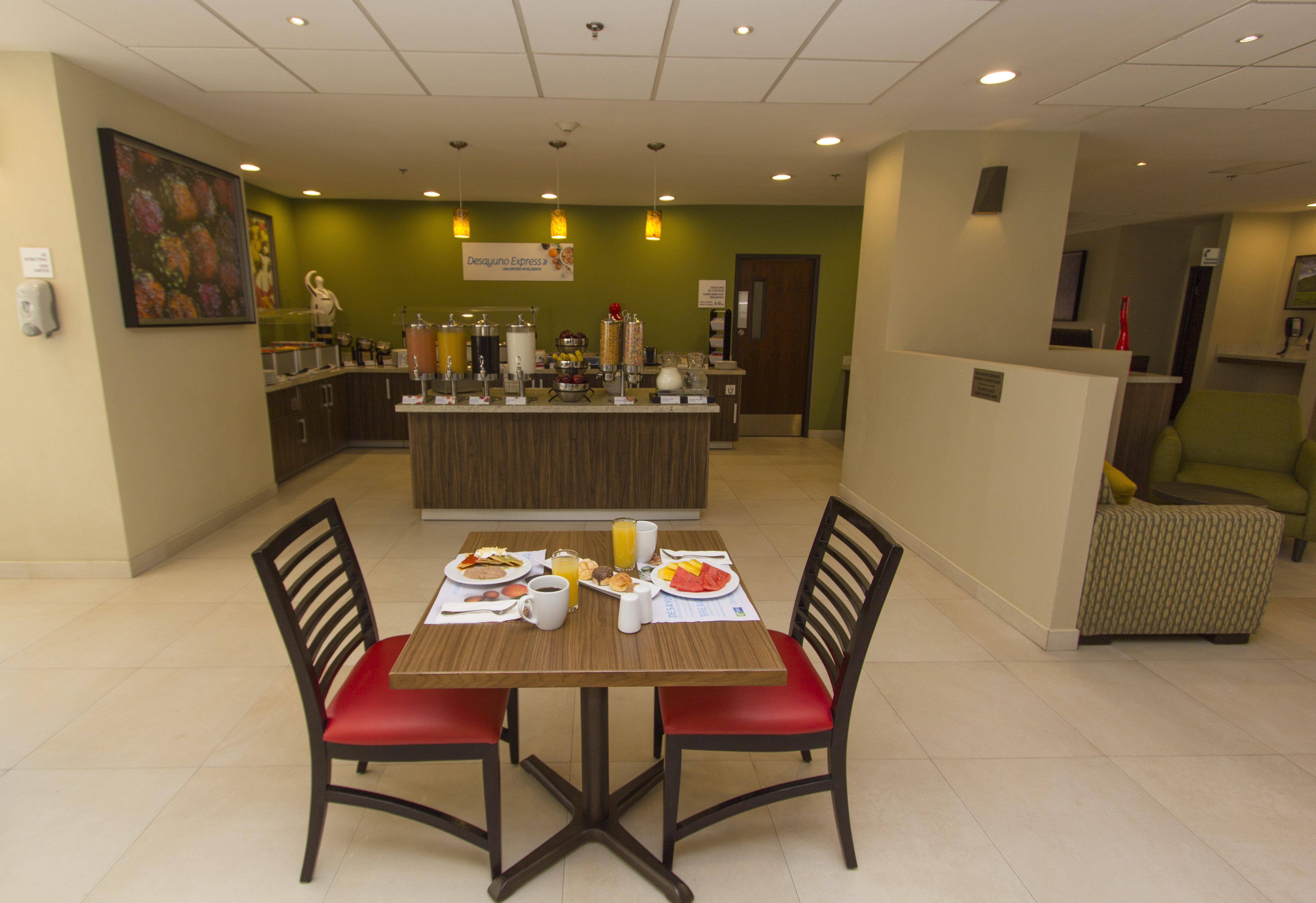 Holiday Inn Express Guadalajara Aeropuerto By Ihg Las Pintas Dış mekan fotoğraf