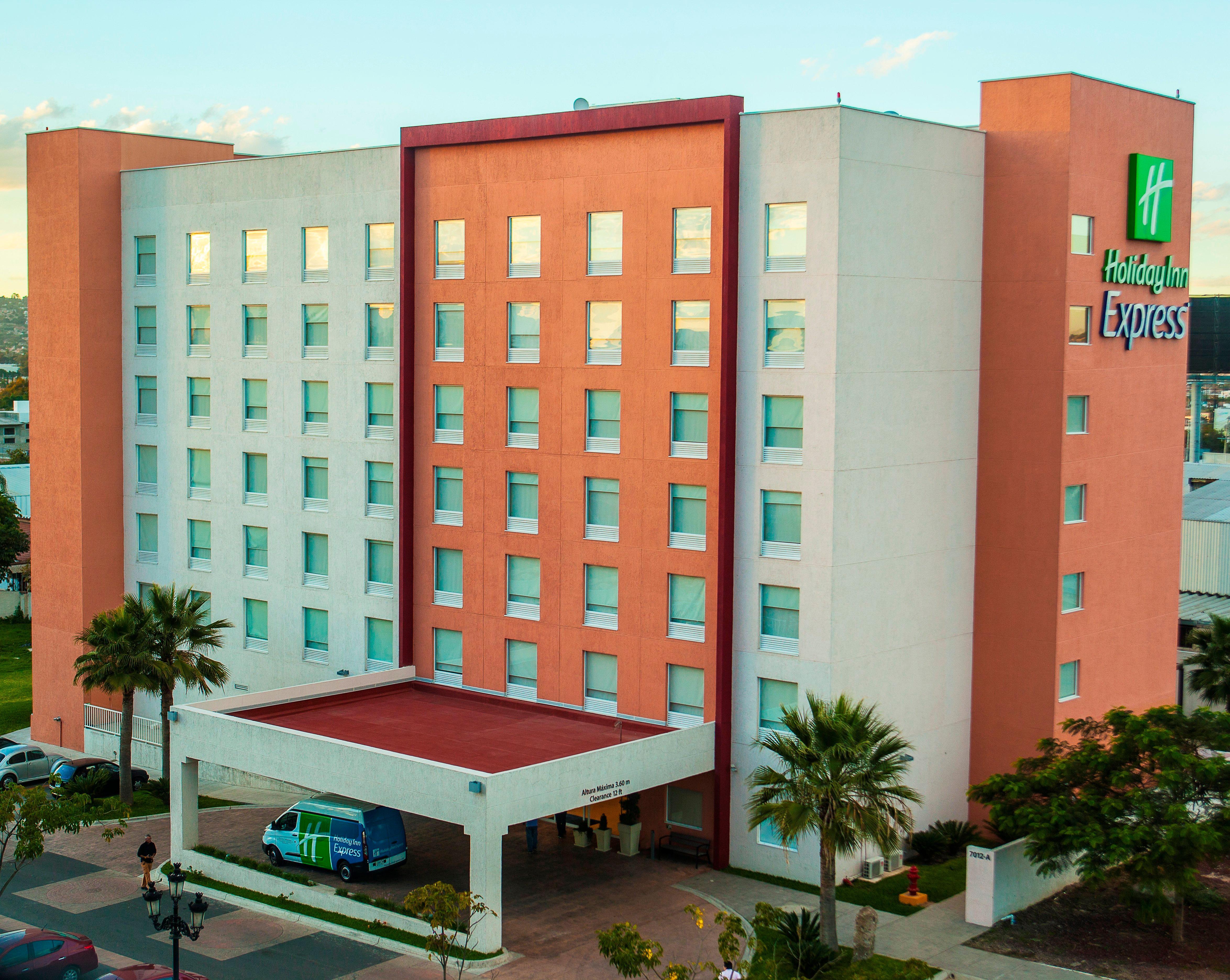 Holiday Inn Express Guadalajara Aeropuerto By Ihg Las Pintas Dış mekan fotoğraf