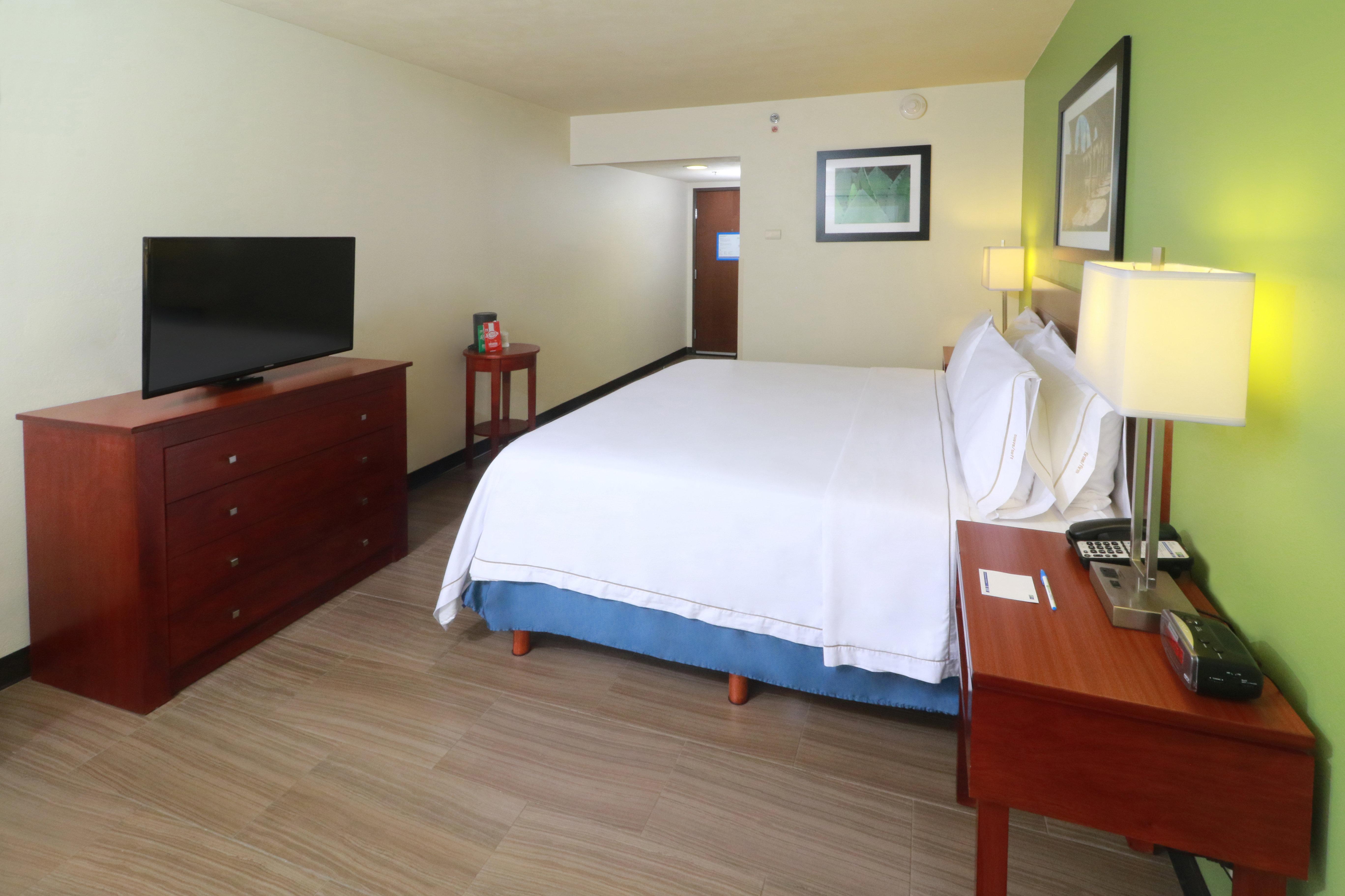 Holiday Inn Express Guadalajara Aeropuerto By Ihg Las Pintas Dış mekan fotoğraf