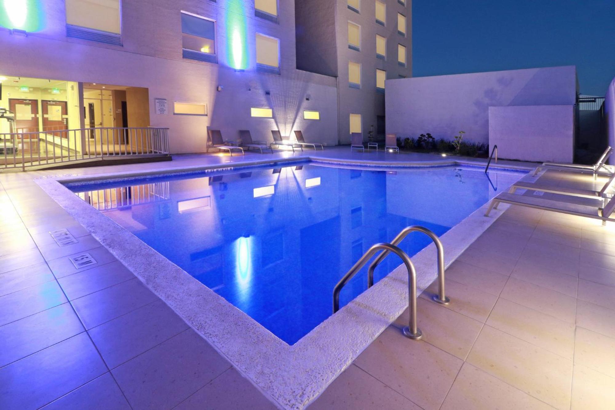 Holiday Inn Express Guadalajara Aeropuerto By Ihg Las Pintas Dış mekan fotoğraf