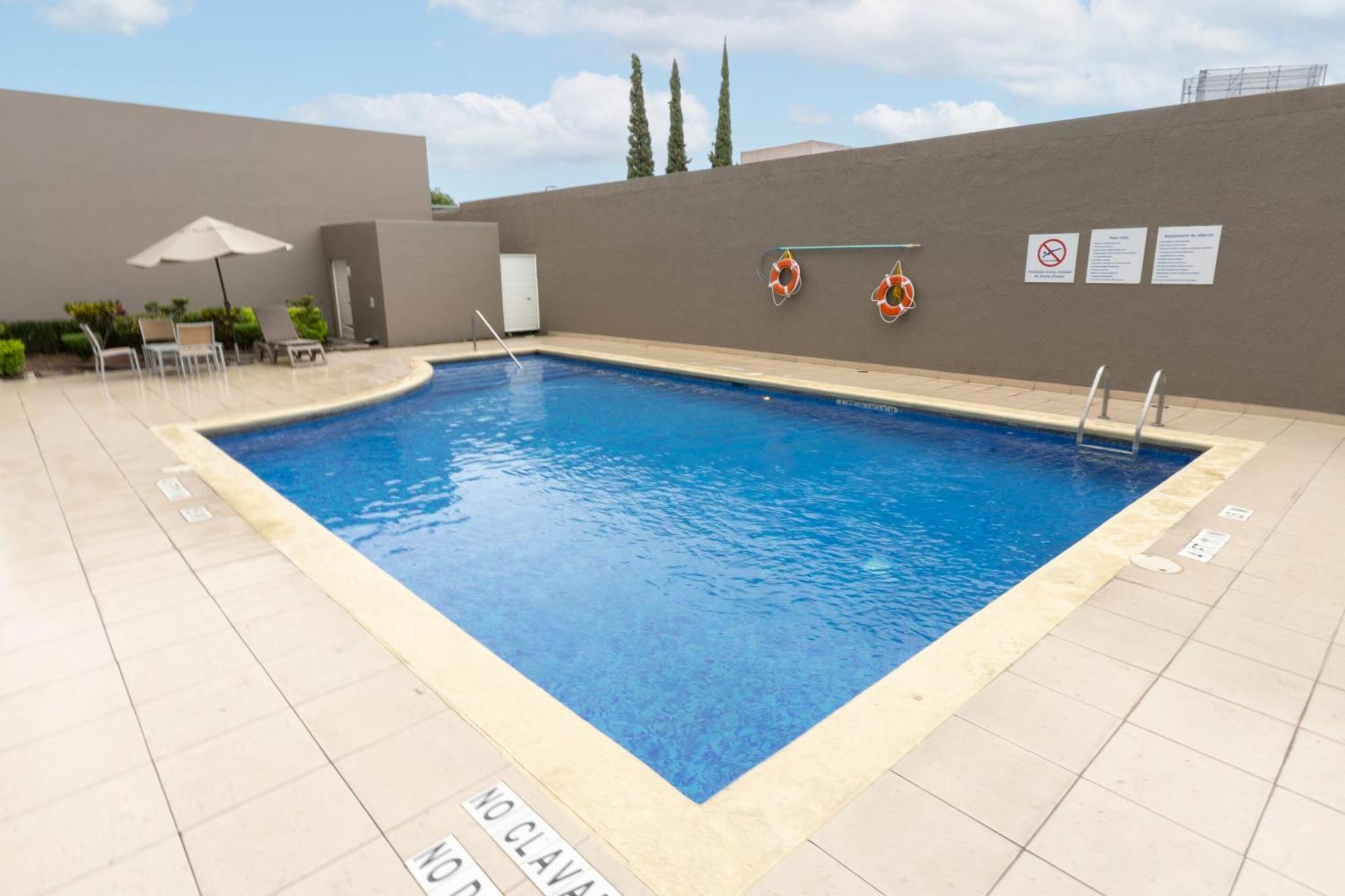 Holiday Inn Express Guadalajara Aeropuerto By Ihg Las Pintas Dış mekan fotoğraf