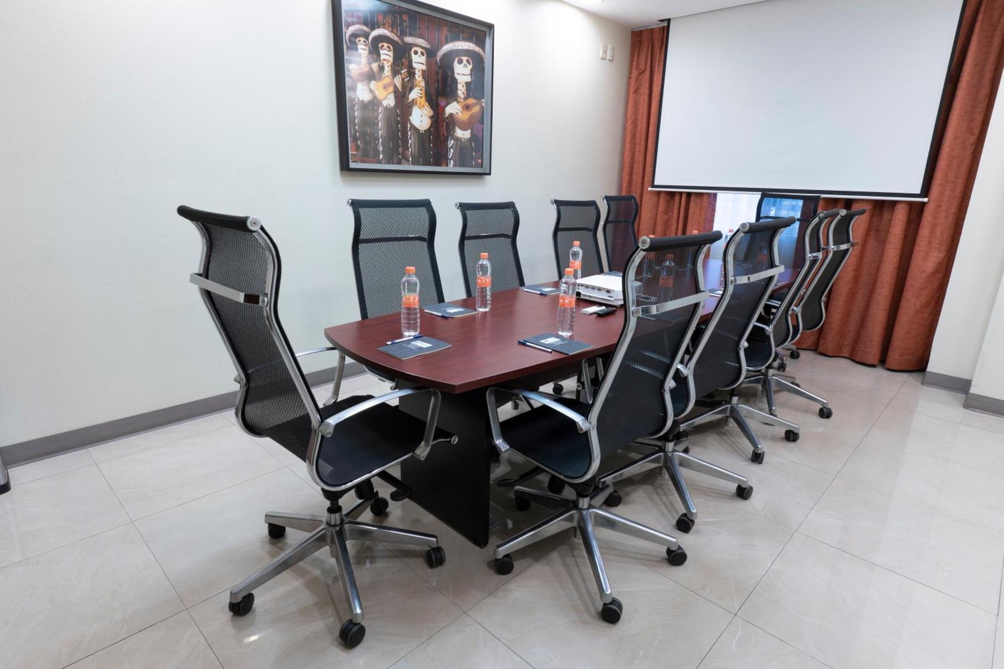 Holiday Inn Express Guadalajara Aeropuerto By Ihg Las Pintas Dış mekan fotoğraf