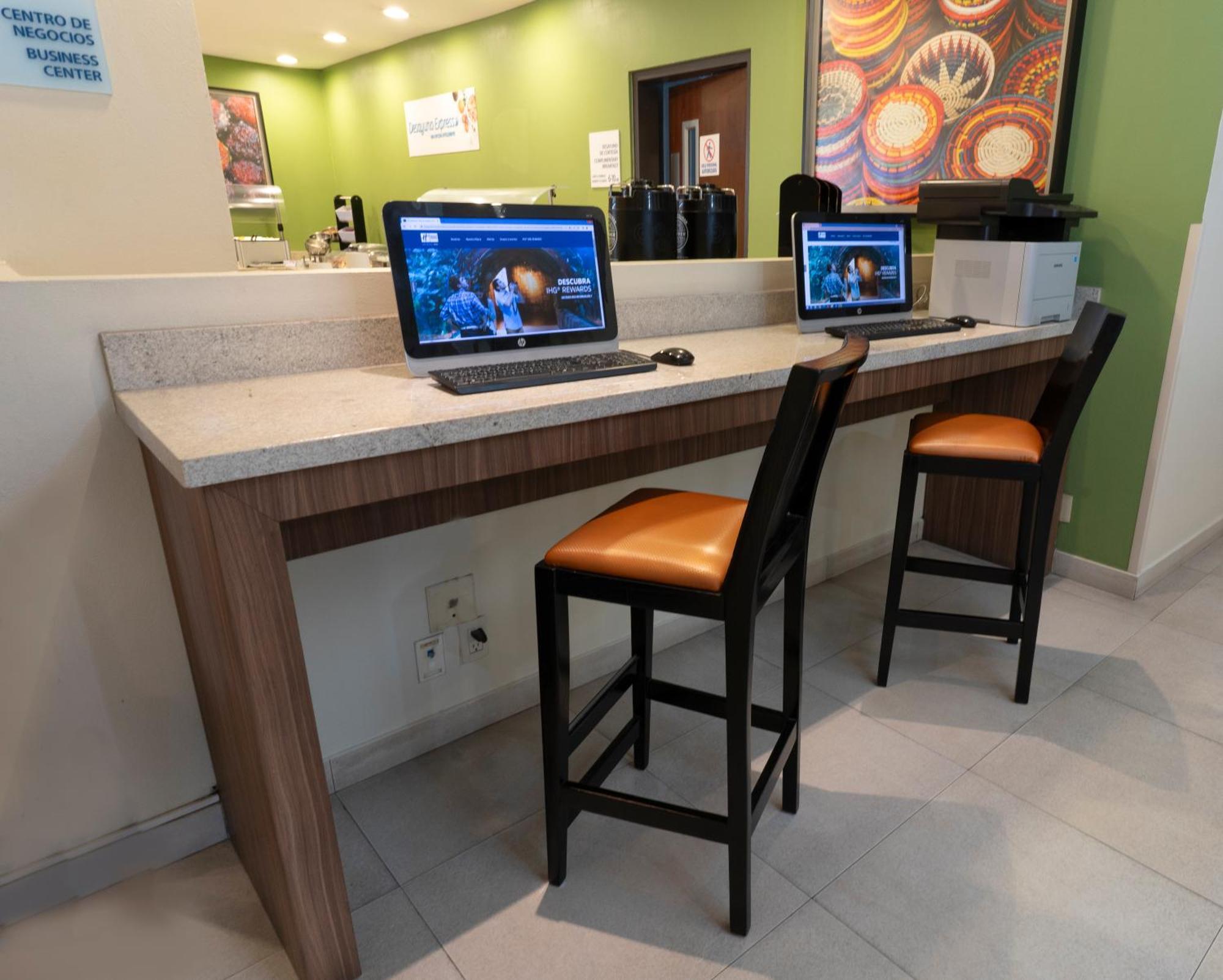 Holiday Inn Express Guadalajara Aeropuerto By Ihg Las Pintas Dış mekan fotoğraf