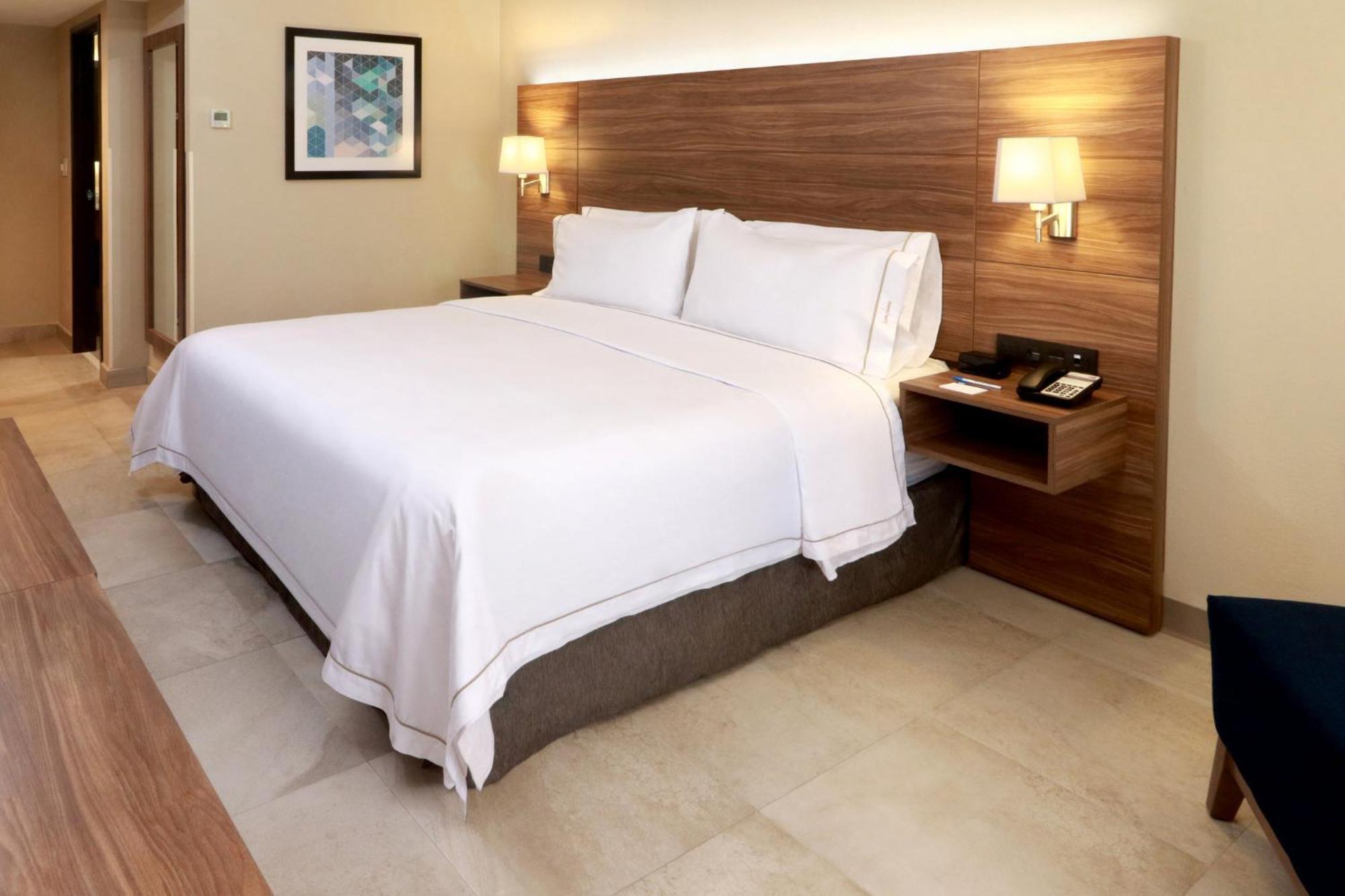 Holiday Inn Express Guadalajara Aeropuerto By Ihg Las Pintas Dış mekan fotoğraf